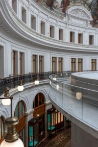 Pinault Collection i børsen i Paris