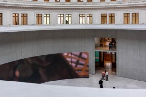 Pinault Collection i børsen i Paris